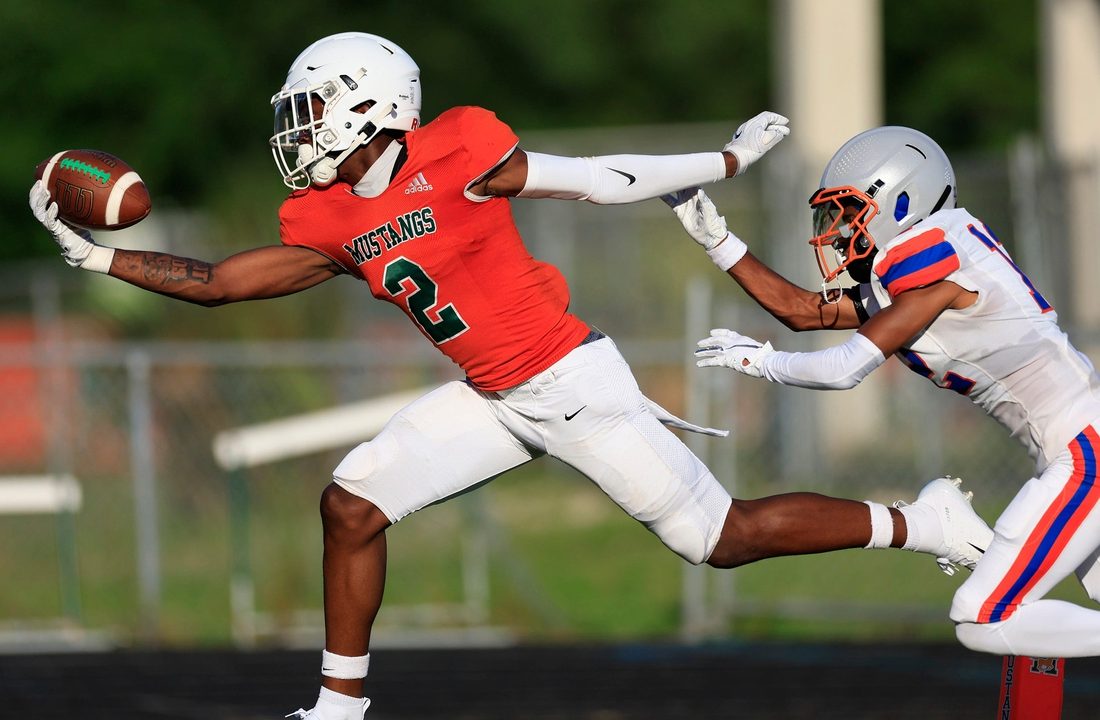 Blue-chip WR Jaime Ffrench chooses Texas