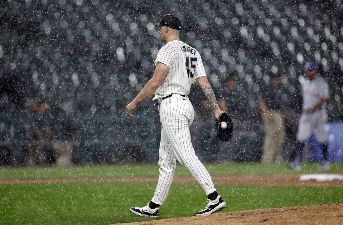 Rangers-White Sox rained out, to resume in Wed. doubleheader