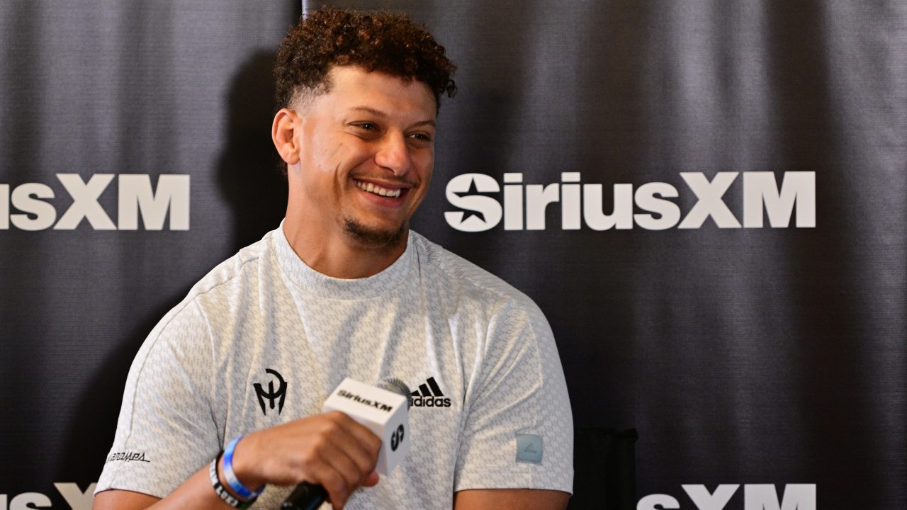 Patrick Mahomes Says Taylor Swift is ‘Really Interested’ in Football – Hollywood Life