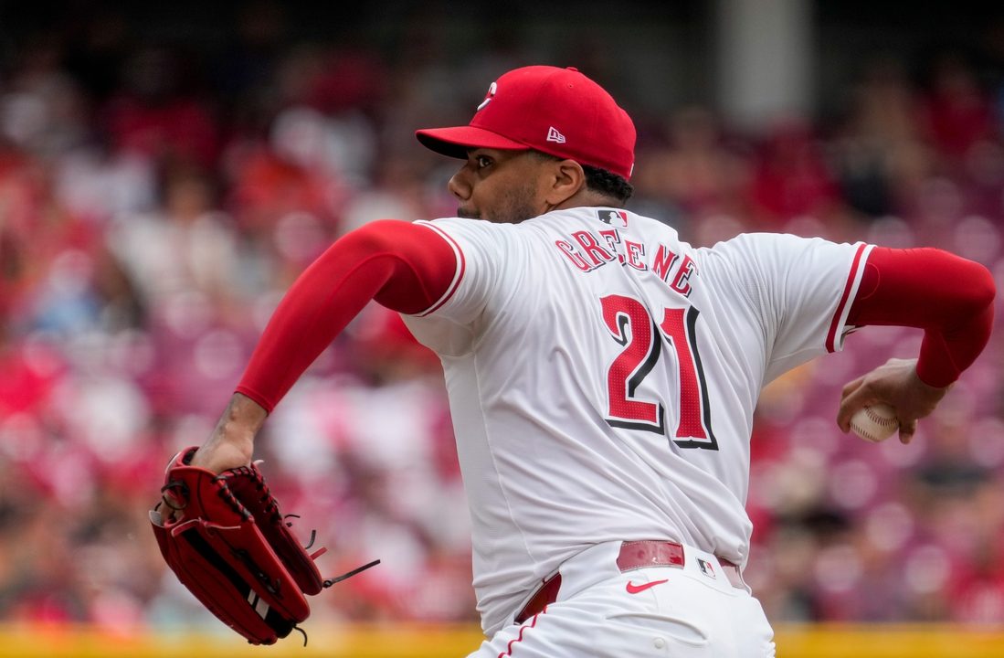 Cubs, Reds close season after falling short of expectations