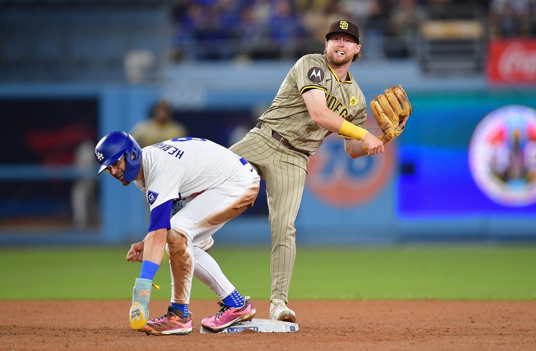 MLB roundup: Triple play sends Padres to postseason