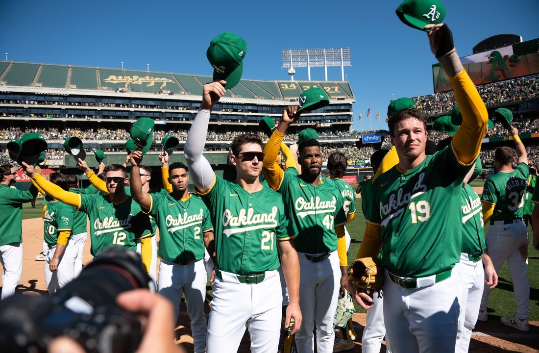 Mariners, A’s start season-ending series after emotional day