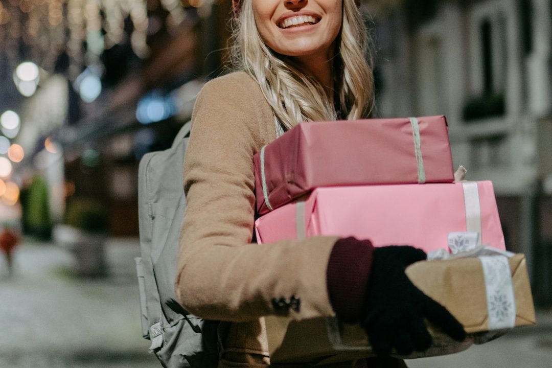 Best Last-Minute Gifts From J.Crew, Amazon, Kate Spade Outlet & More