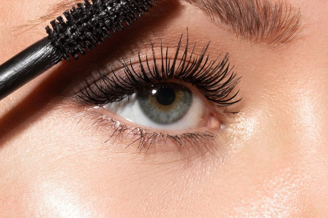 Get Bold, Beautiful Eyelashes This Holiday Season