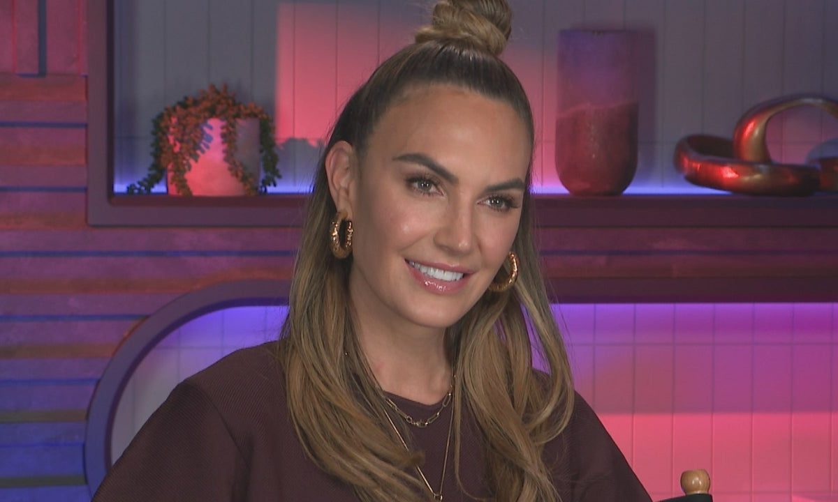 Elizabeth Chambers Reveals Her Toxic-Free Self-Care Rituals Including Face Freezes, Therapy, and Celery Juice